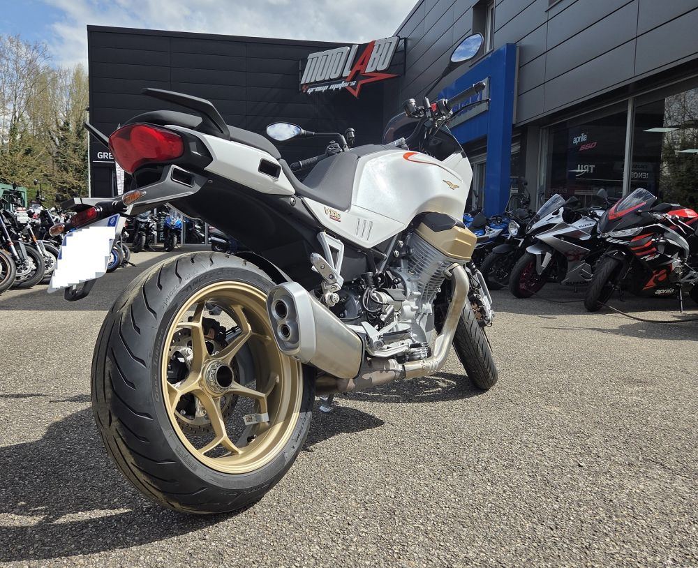V100 BLANCHE 4 V100 BLANCHE 4
